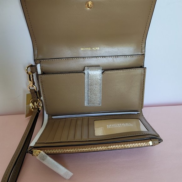 Michael Kors Jet Set Charm Signature Logo Colorblock LG Flap Phone Wristlet- ⭐ - Picture 12 of 16